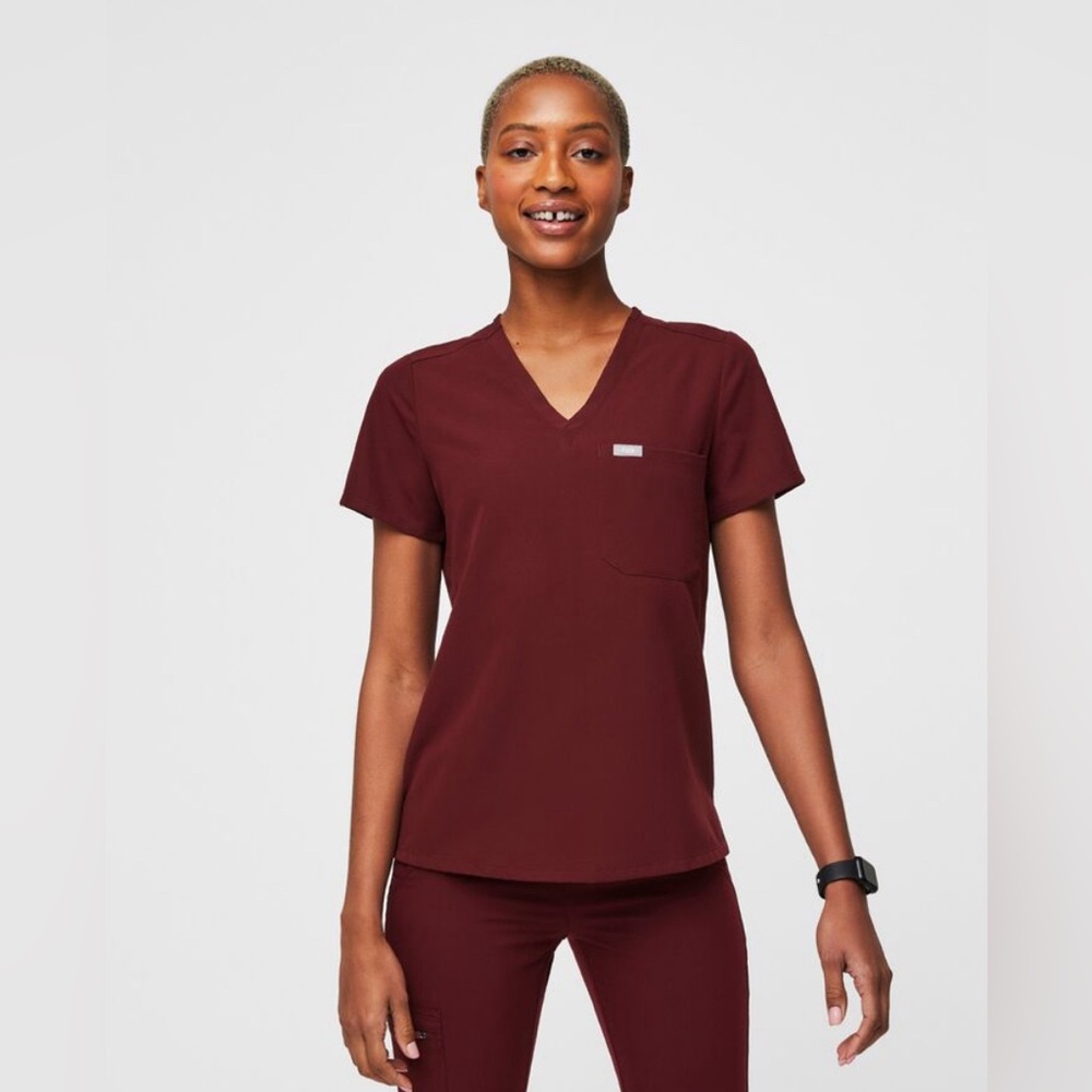 figs catarina one pocket scrub top